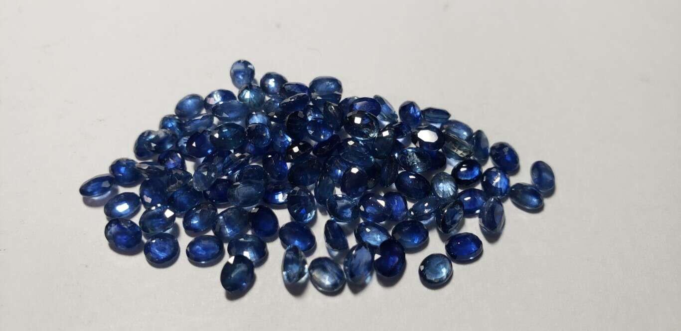 Blue Sapphire Oval: 4mm x 3mm