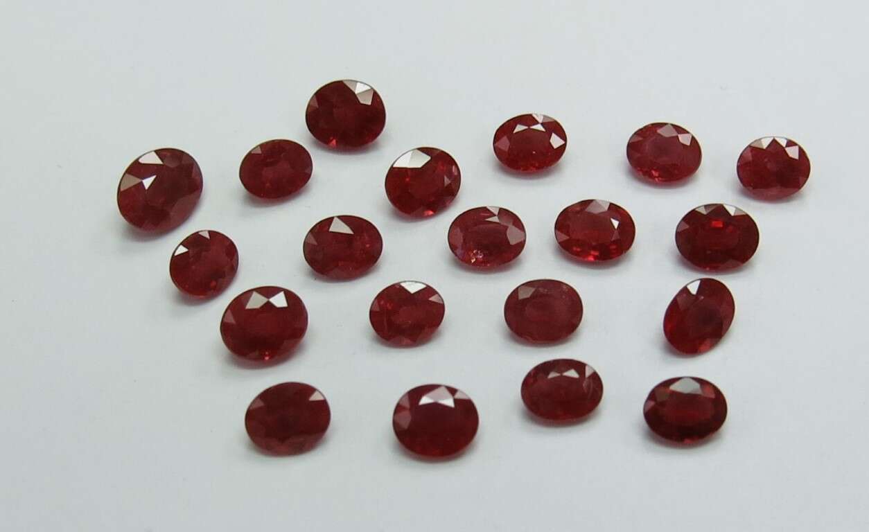 Ruby-Oval: 5mm x 4mm