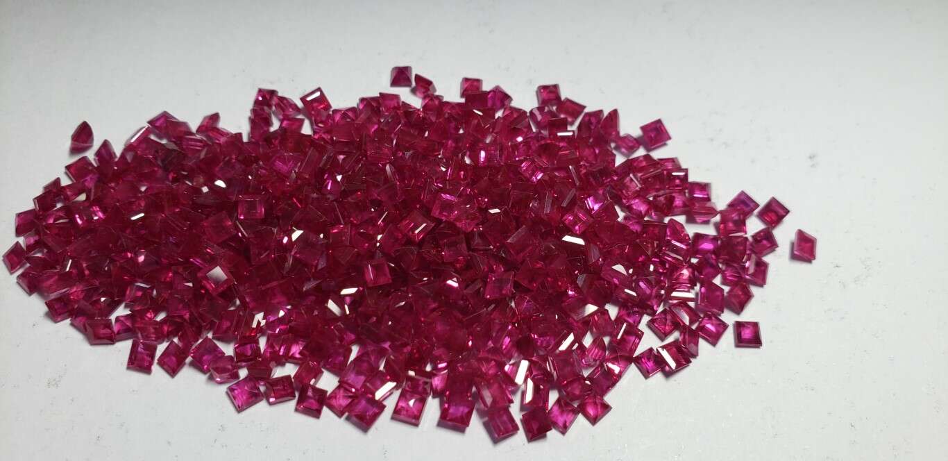 Ruby Square: 1.5mm - 2mm