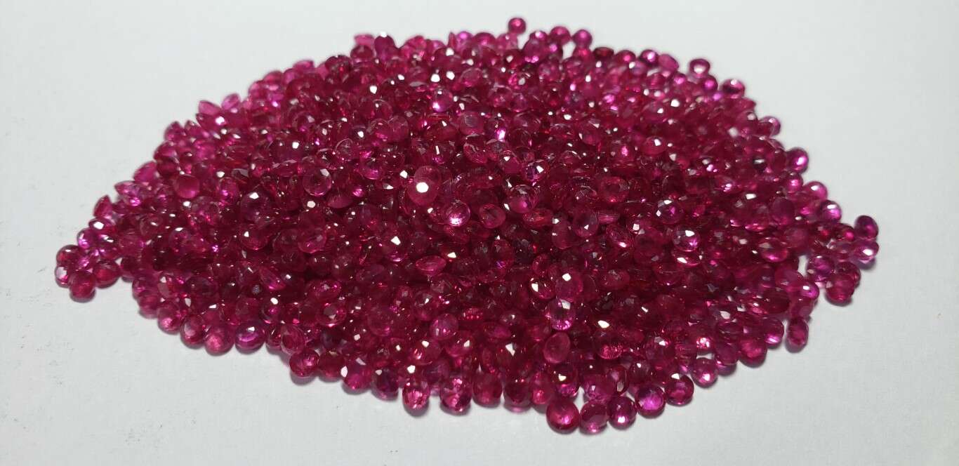 Ruby Round: 2.5mm - 3mm