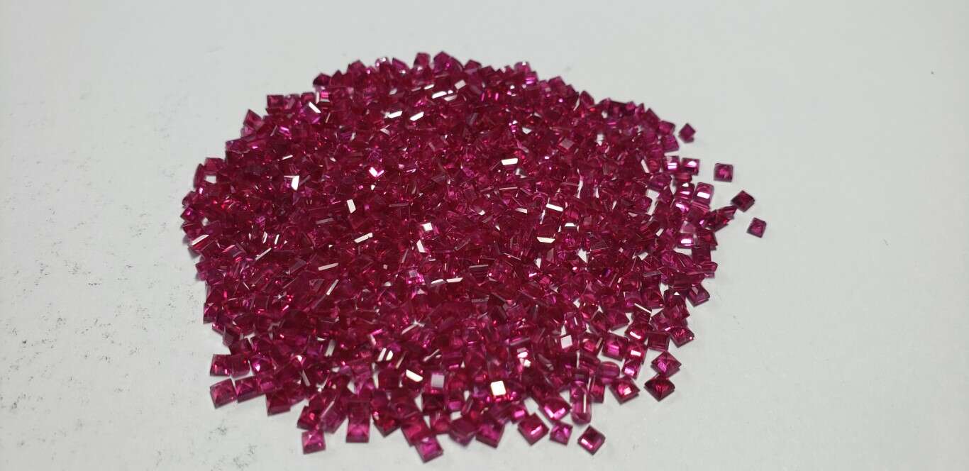 Ruby Square: 2mm - 2.5mm