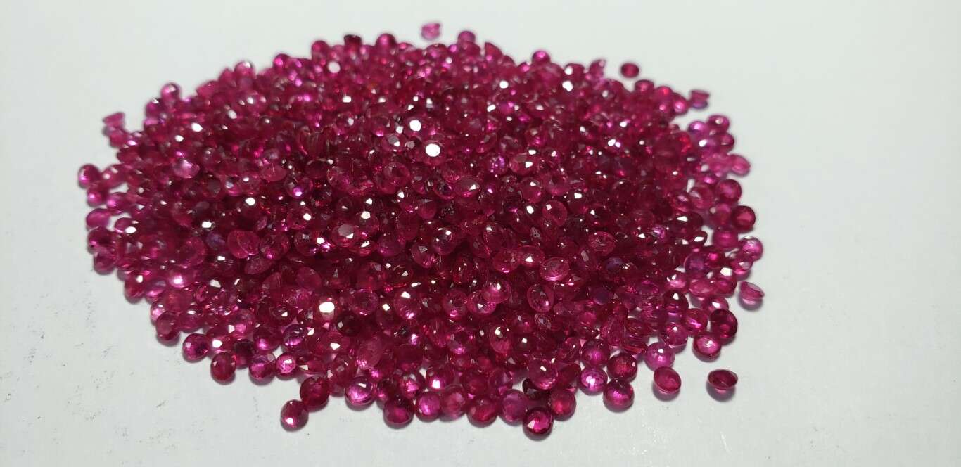Ruby Round: 2.5mm - 3mm