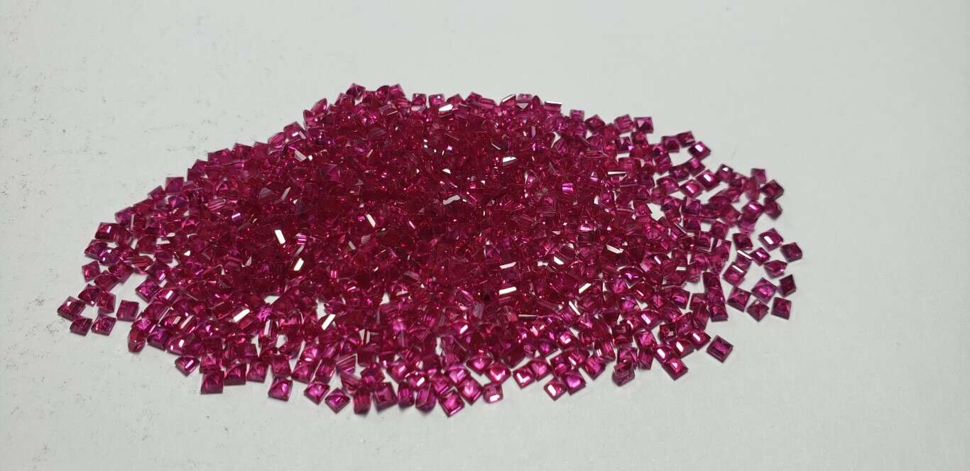 Ruby Square: 2mm - 2.5mm
