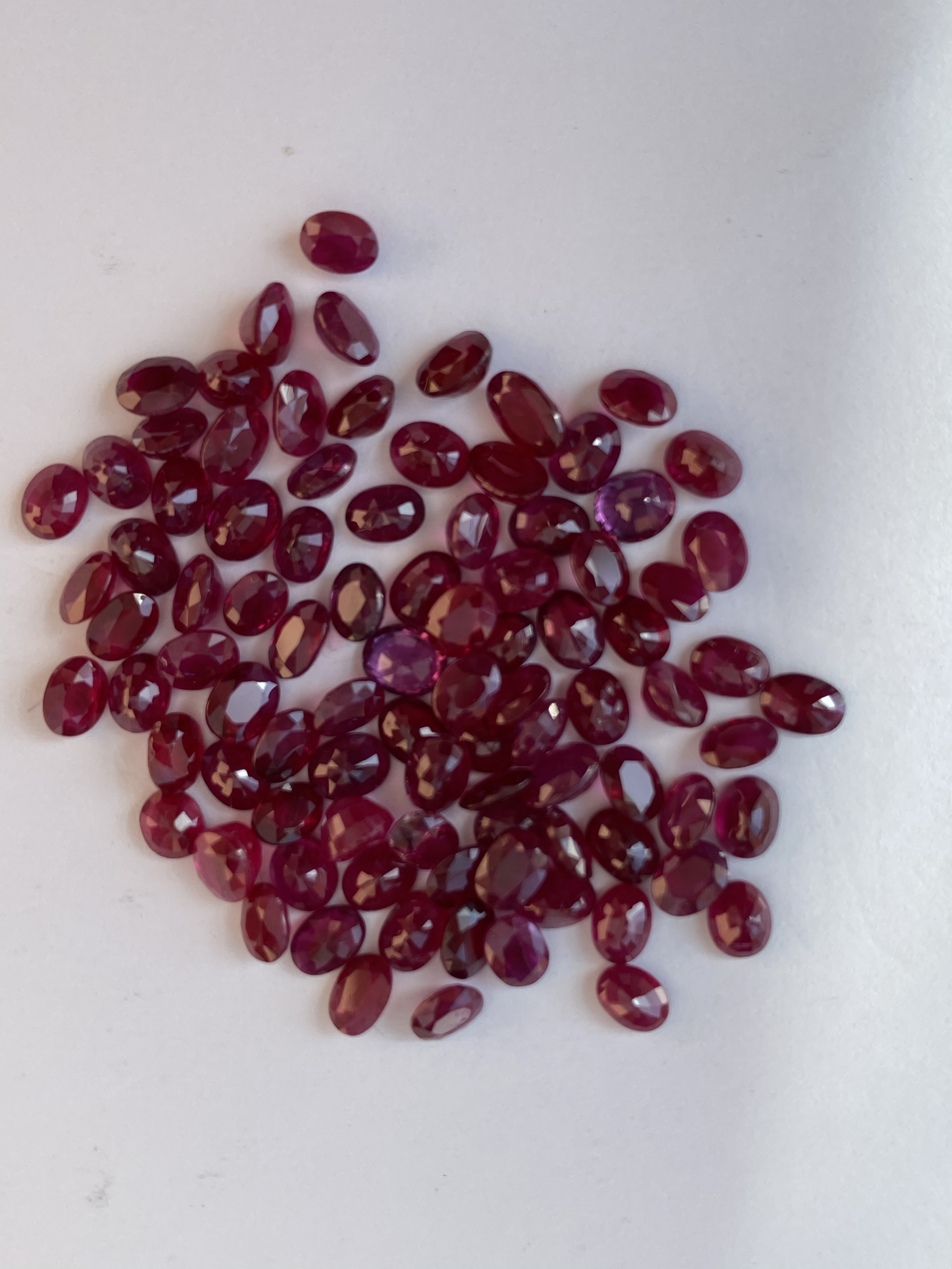 Ruby-Oval: 4mm x 3mm