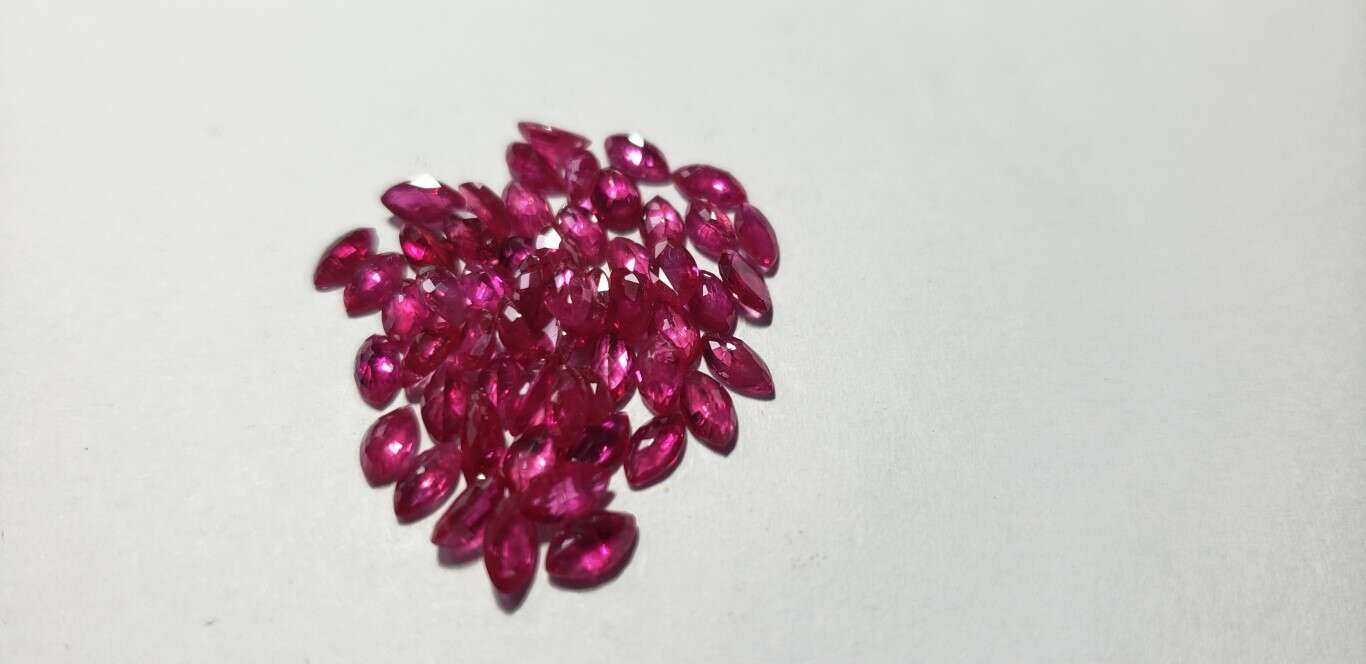 Ruby Marquise: 5mm x 3mm
