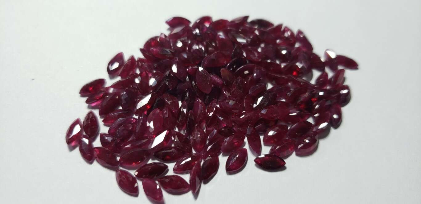 Ruby Marquise: 7mm x 3.5mm