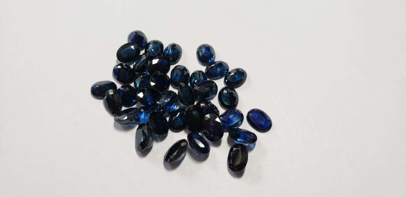Blue Sapphire-Oval: 8mm x 6mm