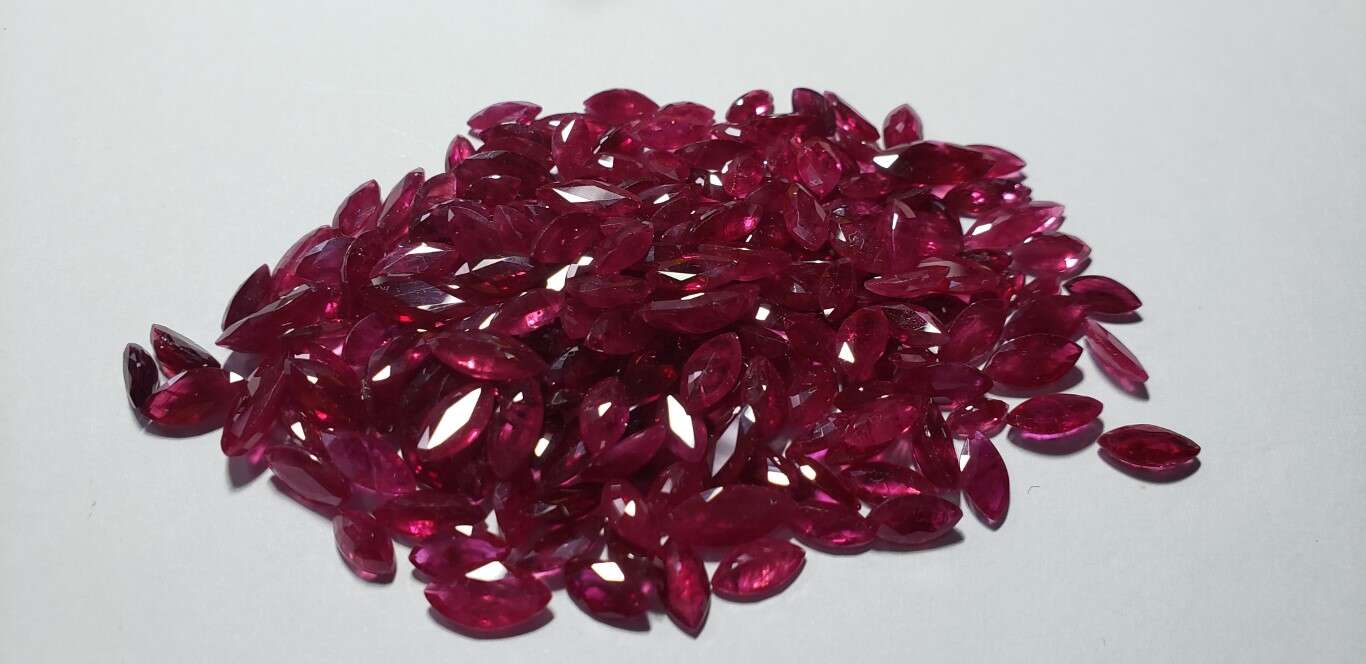 Ruby Marquise: 8mm x 4mm