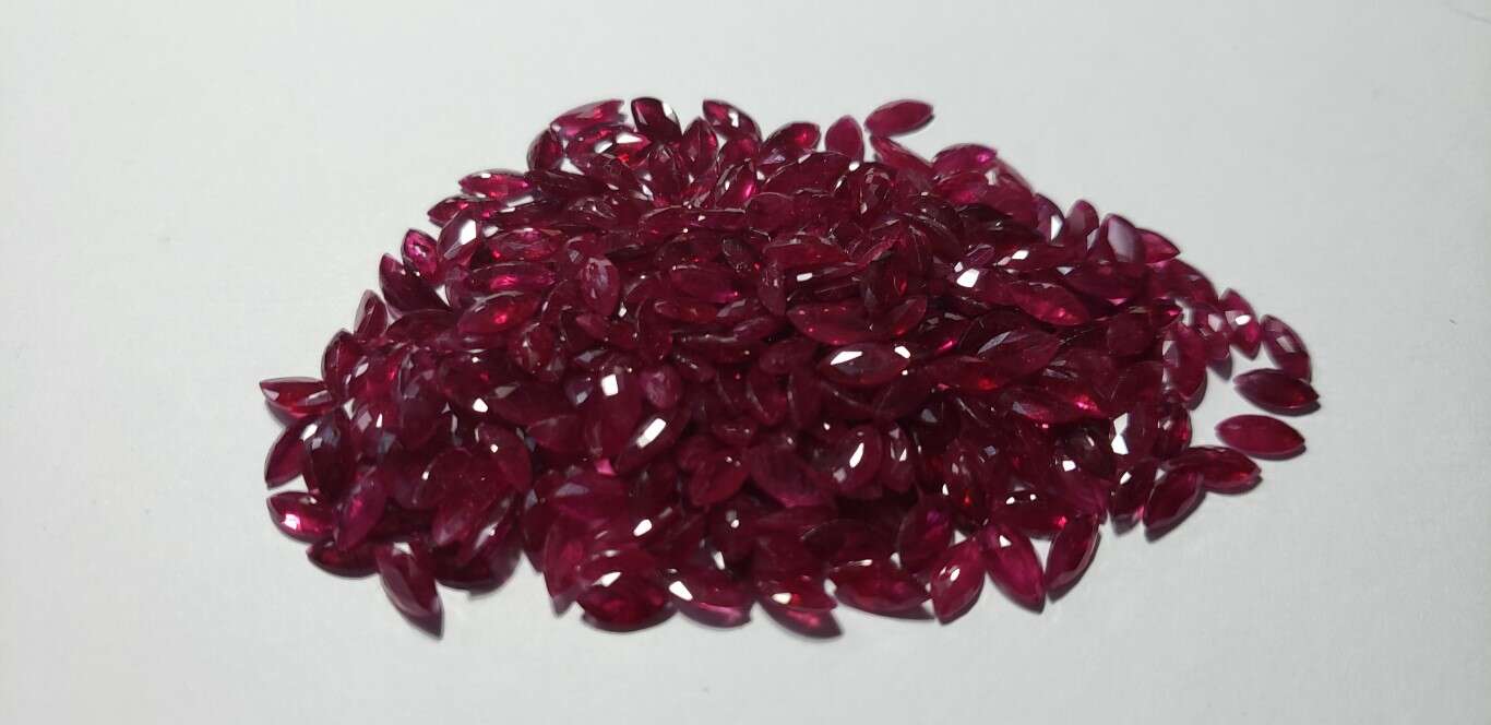 Ruby Marquise: 7mm x 3.5mm
