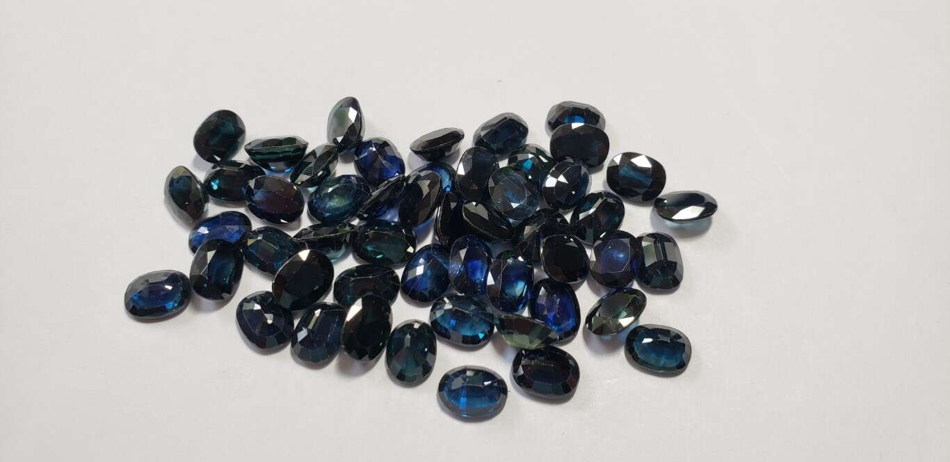 Blue Sapphire-Oval: 8mm x 6mm