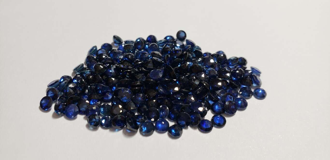 Blue Sapphire Round: 3.5mm - 4mm