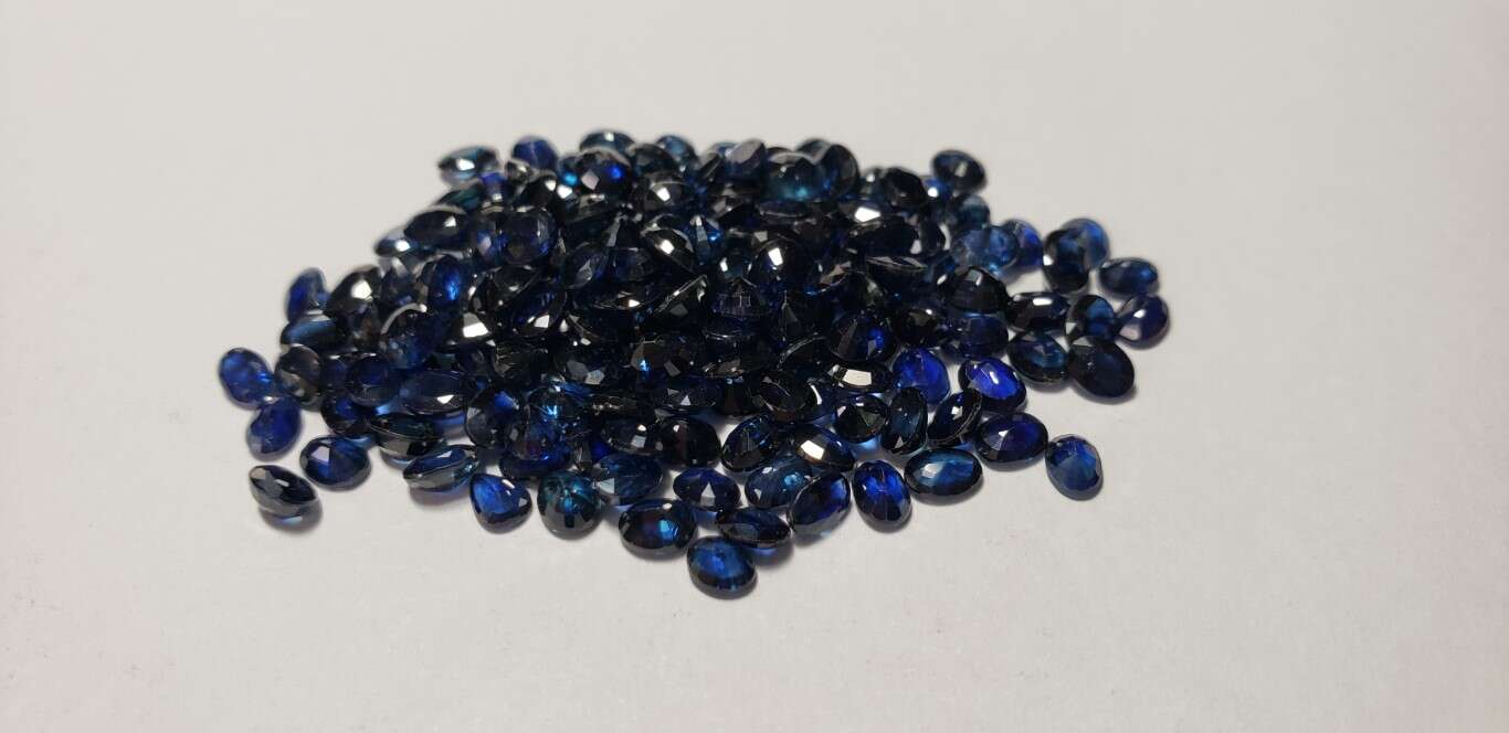 Blue Sapphire Oval: 4mm x 3mm