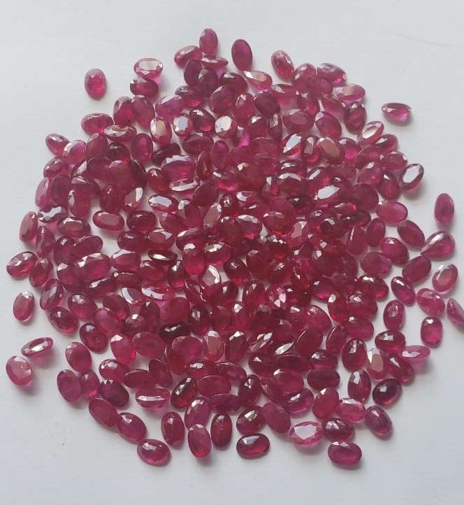 Burma Ruby-Oval 6mm x 4mm