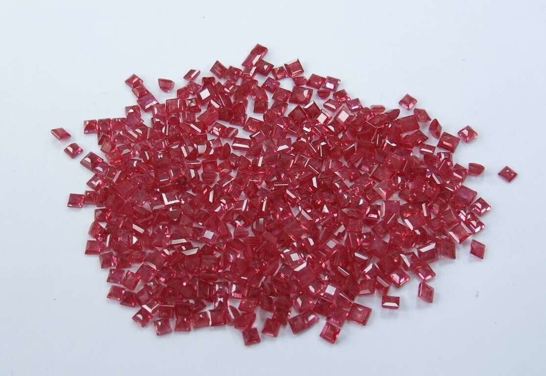 Ruby Square: 3mm - 3.5mm