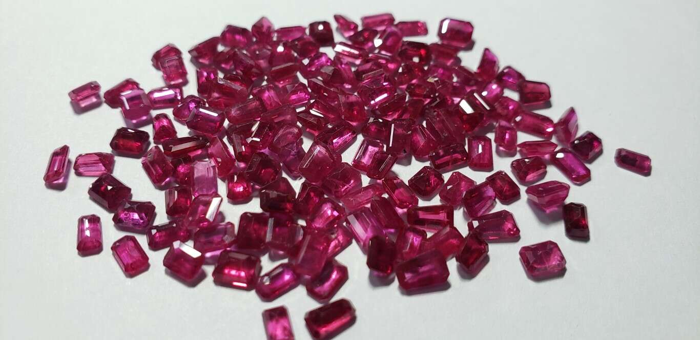 Ruby Octagon: 4mm x 3mm