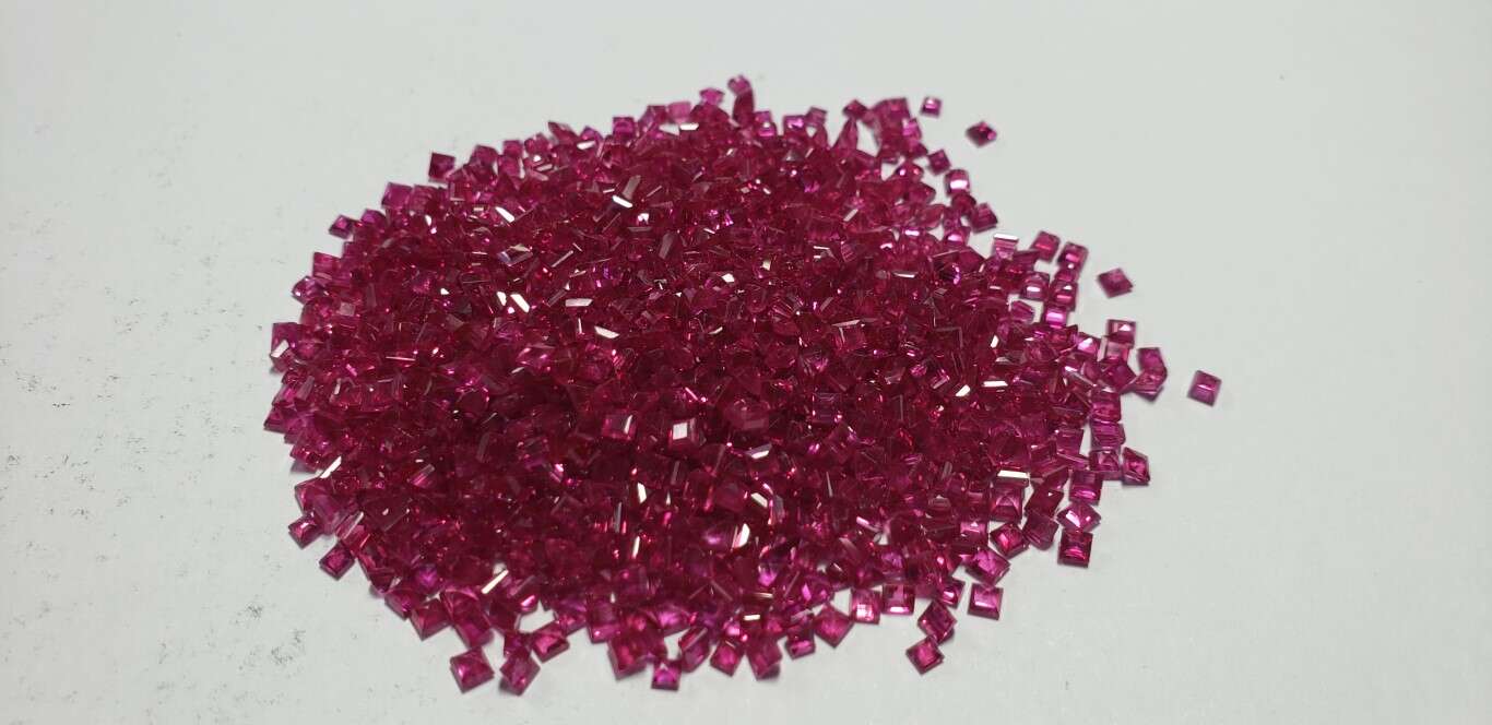 Ruby Square: 2mm - 2.5mm