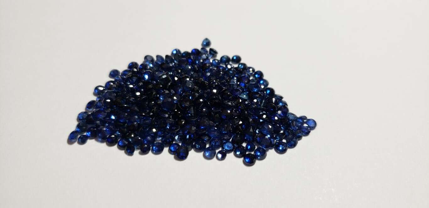 Blue Sapphire Round: 2.5mm - 3mm