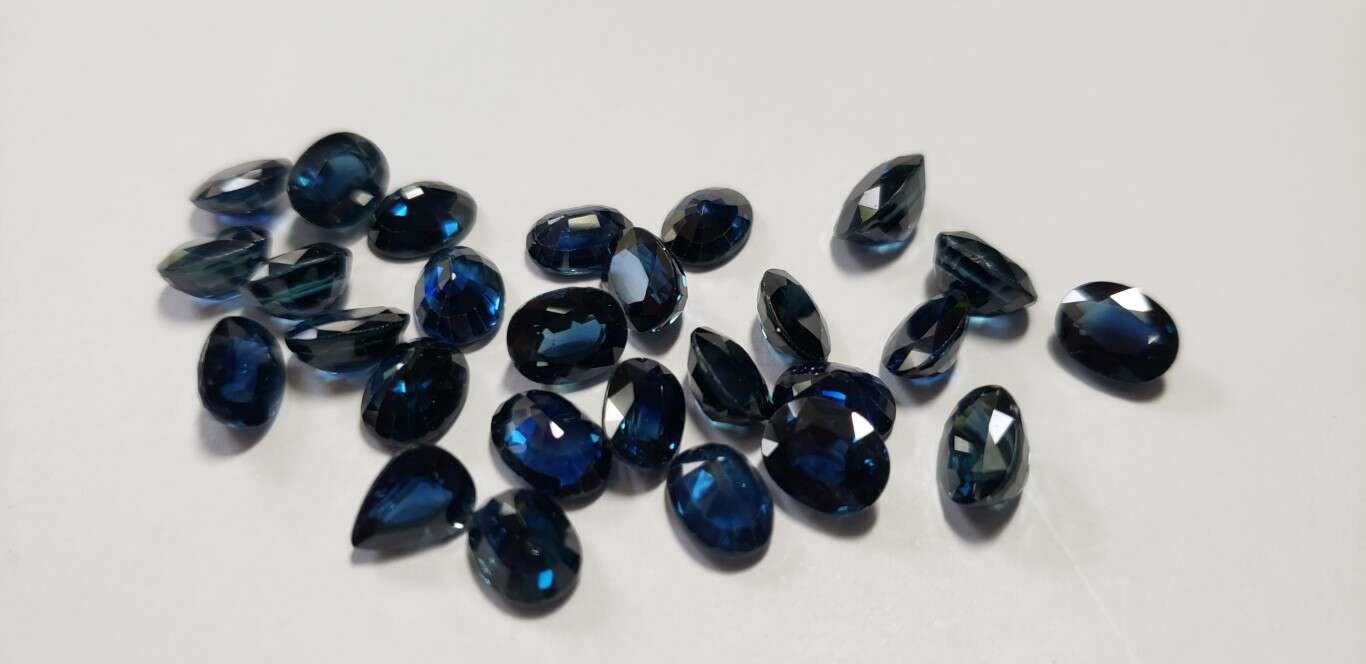 Blue Sapphire-Oval: 8mm x 6mm