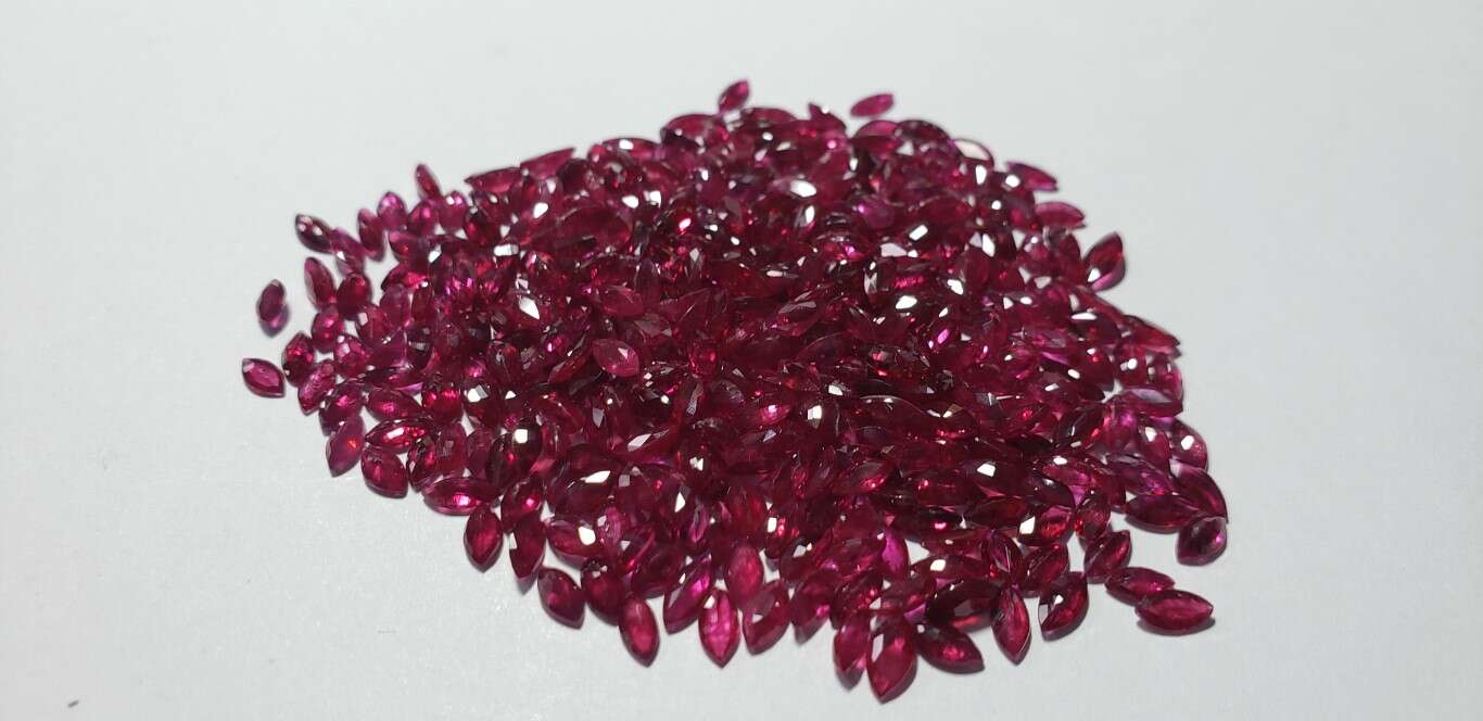 Ruby Marquise: 5mm x 2.5mm