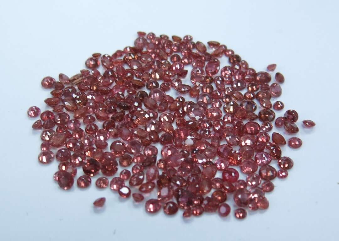 Ruby Round: 2mm - 3mm
