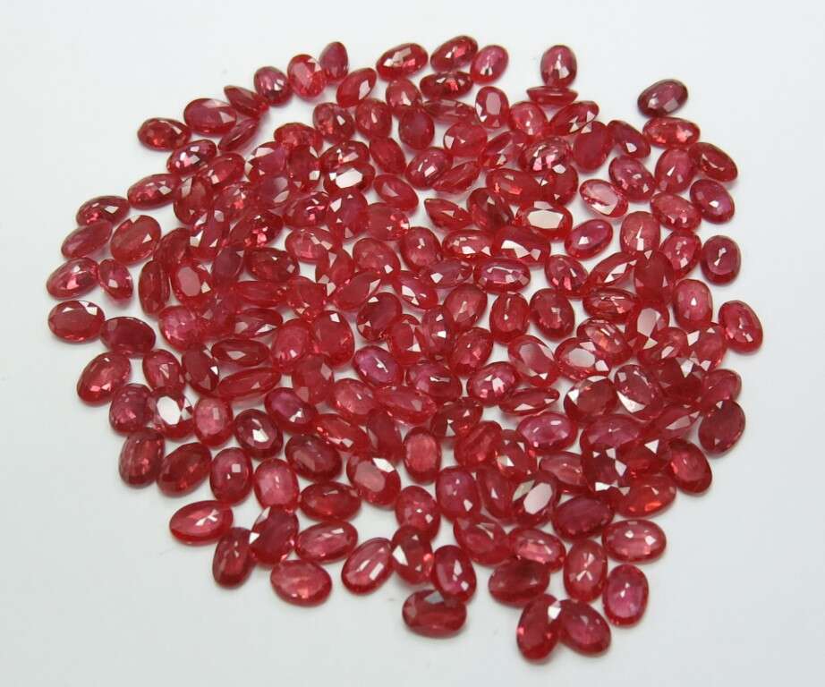 Burma Ruby-Oval 6mm x 4mm