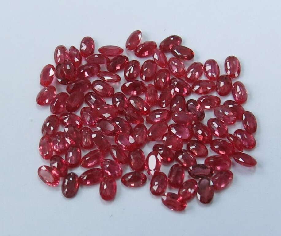 Ruby-Oval: 5mm x 3mm