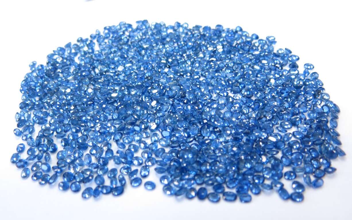Blue Sapphire Oval: 4mm x 3mm