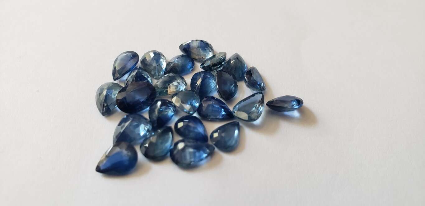 Blue Sapphire Pear: 7mm x 5mm