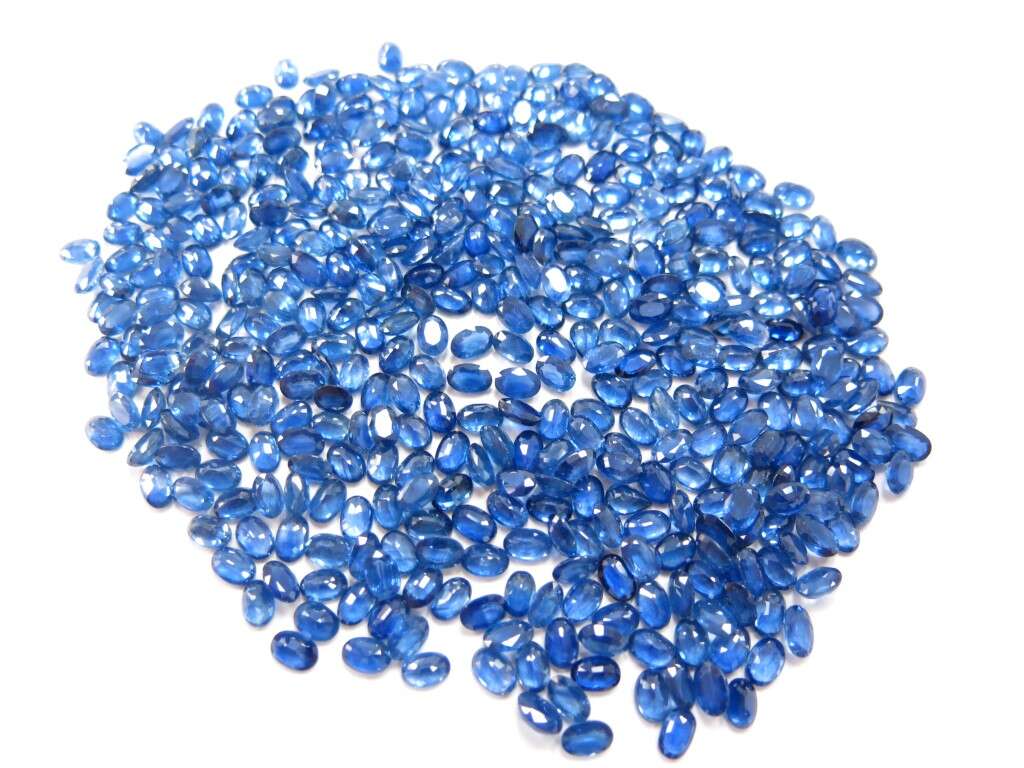 Blue Sapphire Oval: 6mm x 4mm