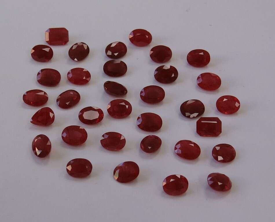 Ruby-Oval: 8mm x 6mm