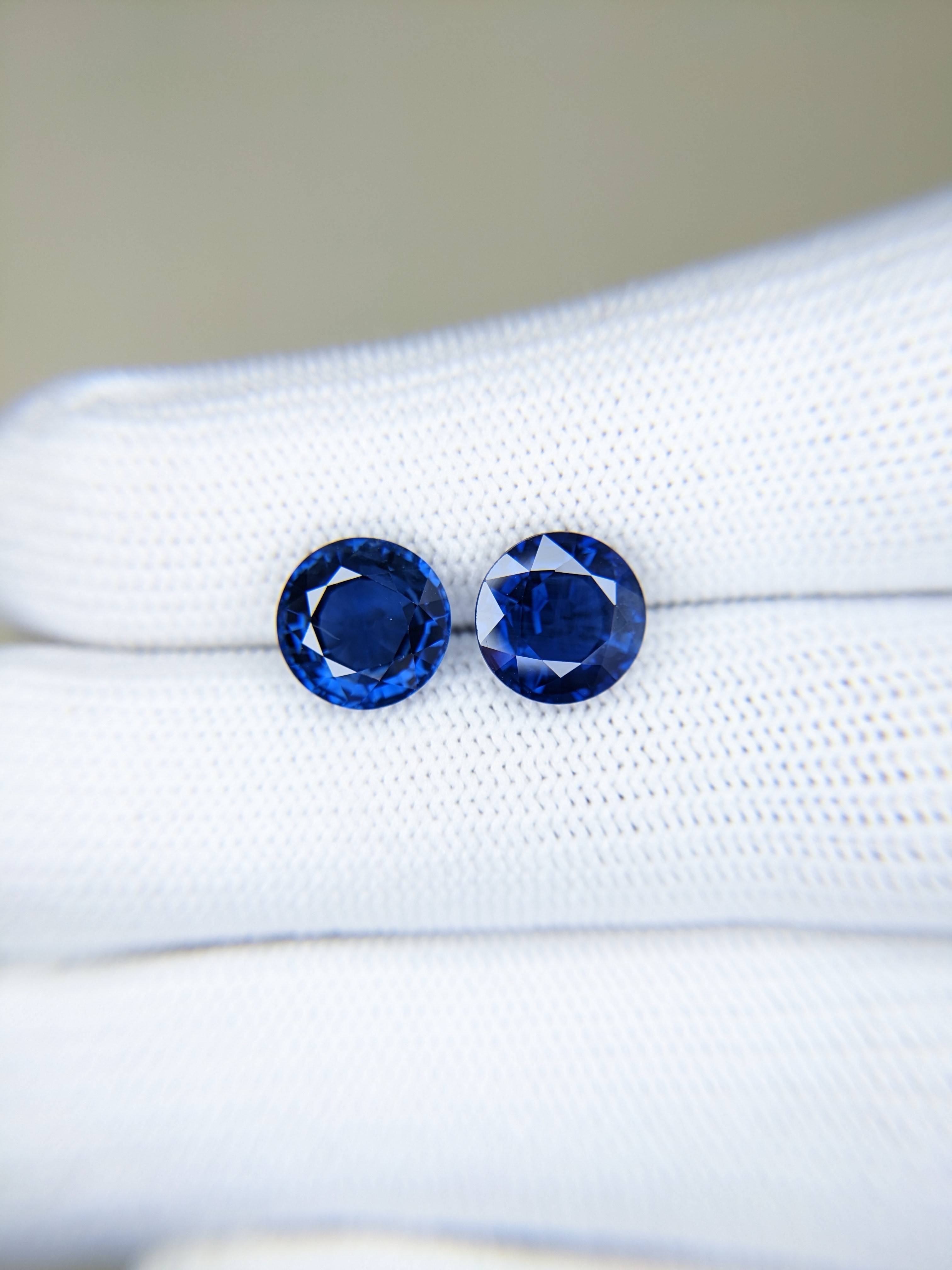 Sapphire Round: 7.02ct