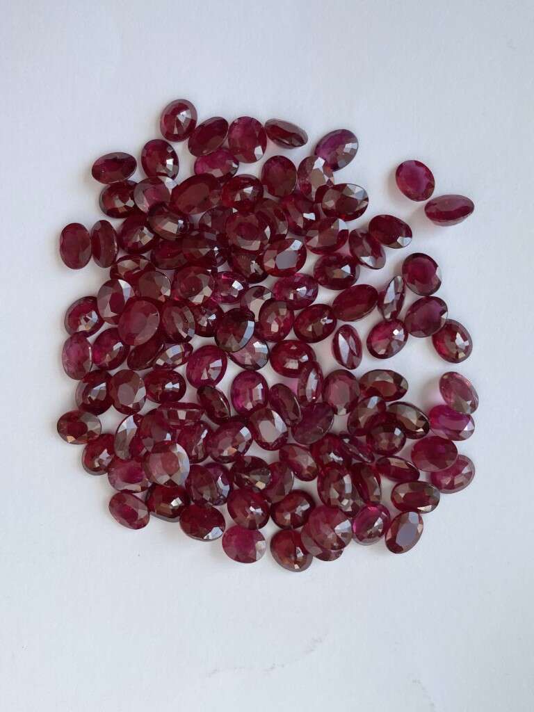 Ruby-Oval: 5mm x 4mm