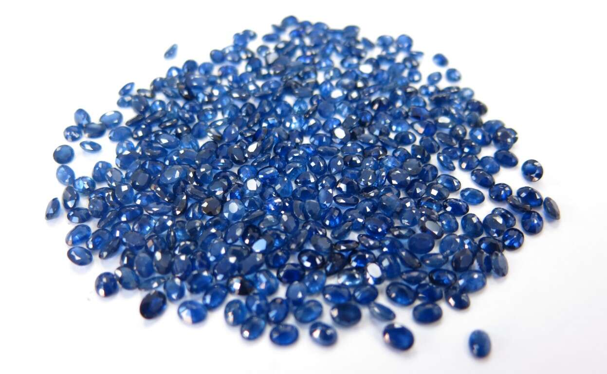 Blue Sapphire Oval: 4mm x 3mm