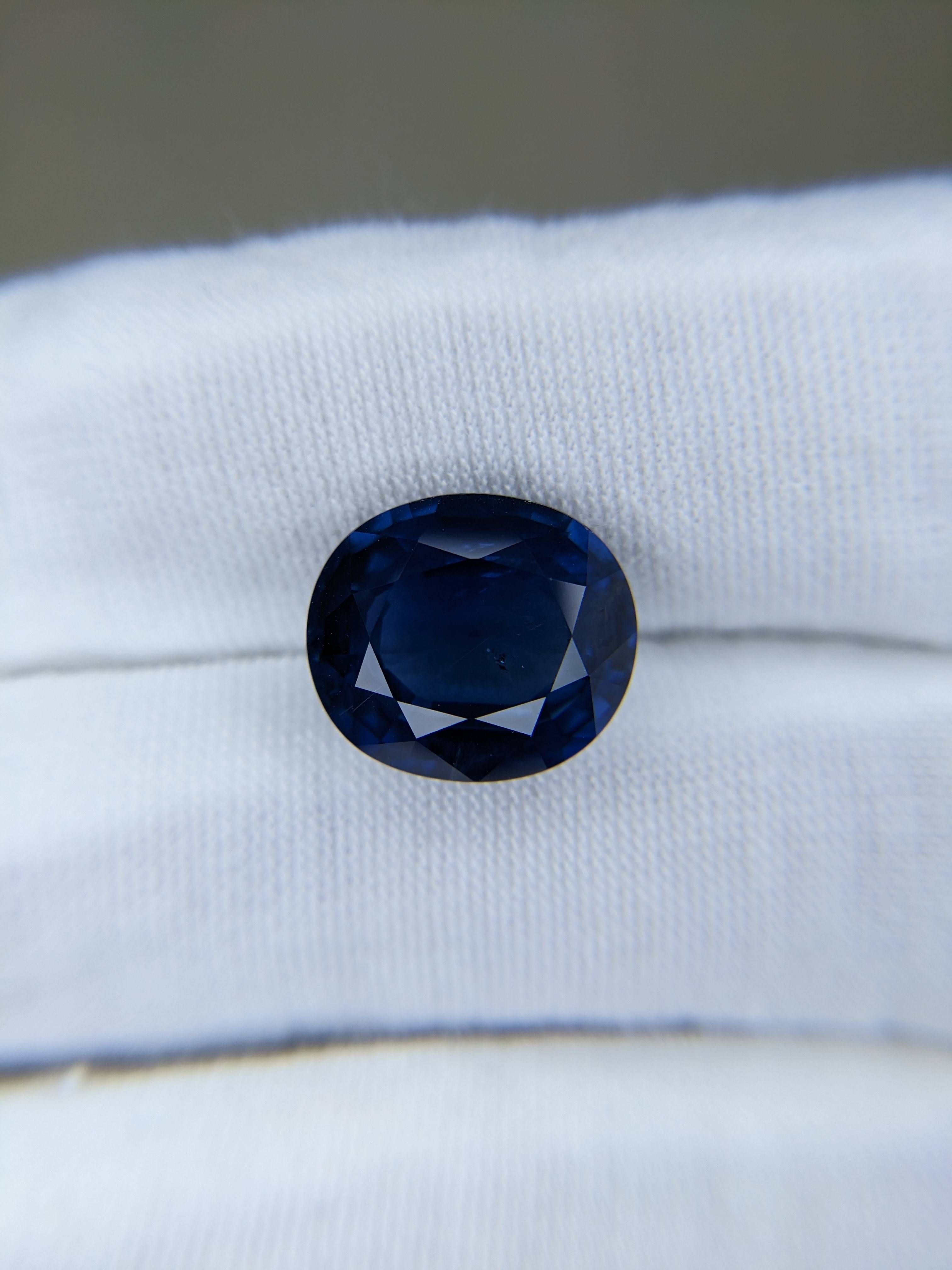 Blue Sapphire Oval: 10.73ct