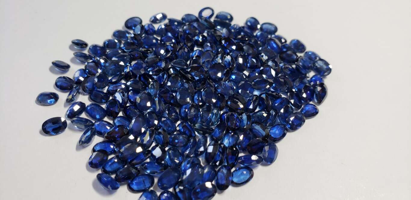 Blue Sapphire-Oval: 6mm x 4mm