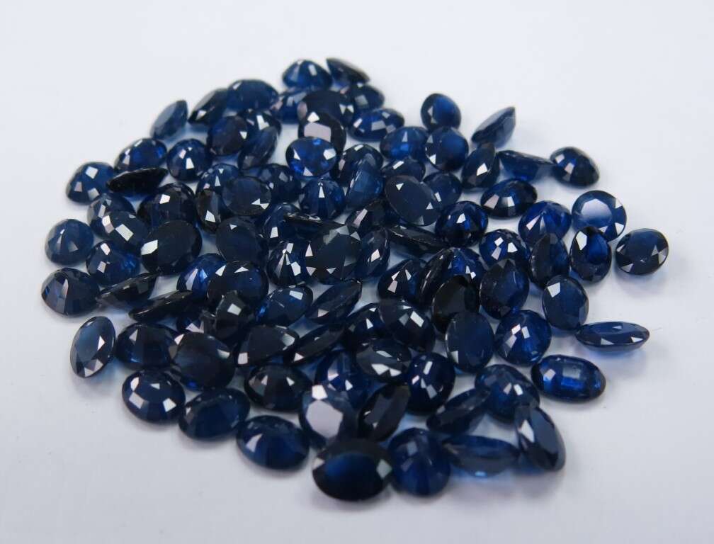 Blue Sapphire-Oval: 8mm x 6mm