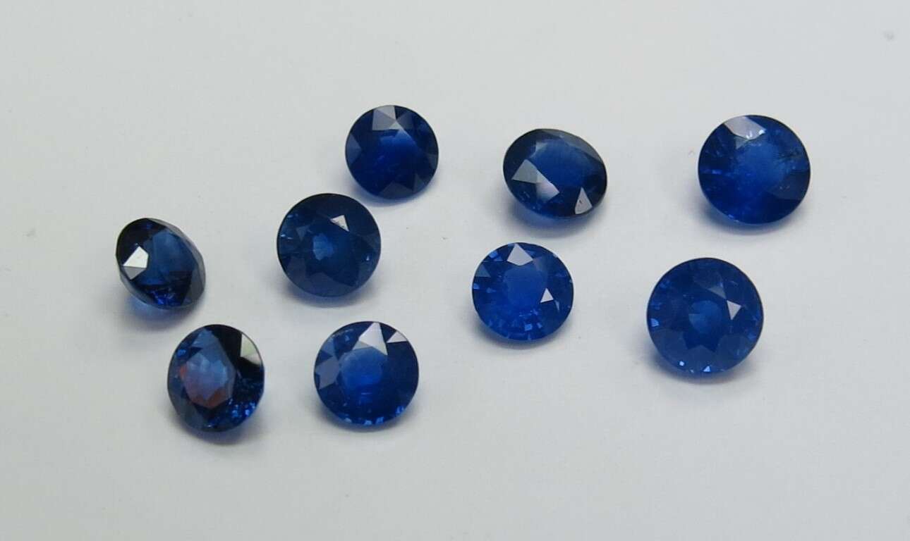 Blue Sapphire-Round: 6.0mm - 7.0mm