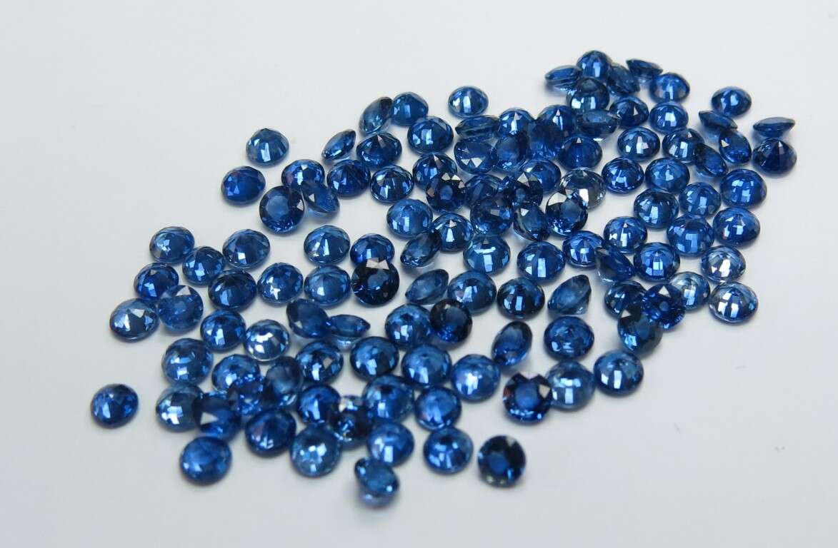 Blue Sapphire Round: 4mm - 5mm