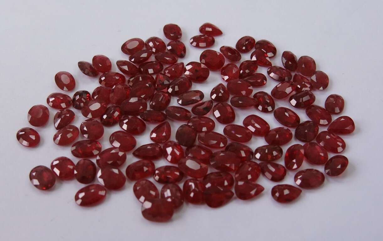 Ruby-Oval: 7mm x 5mm
