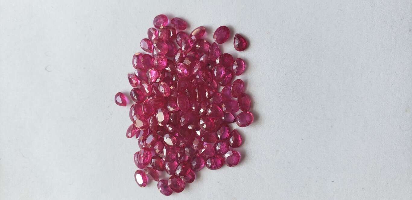 Ruby-Oval: 4mm x 3mm