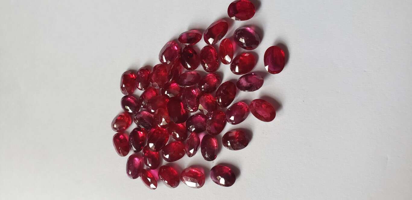 Ruby-Oval: 7mm x 5mm