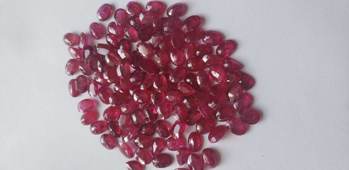 Ruby-Oval: 7mm x 5mm