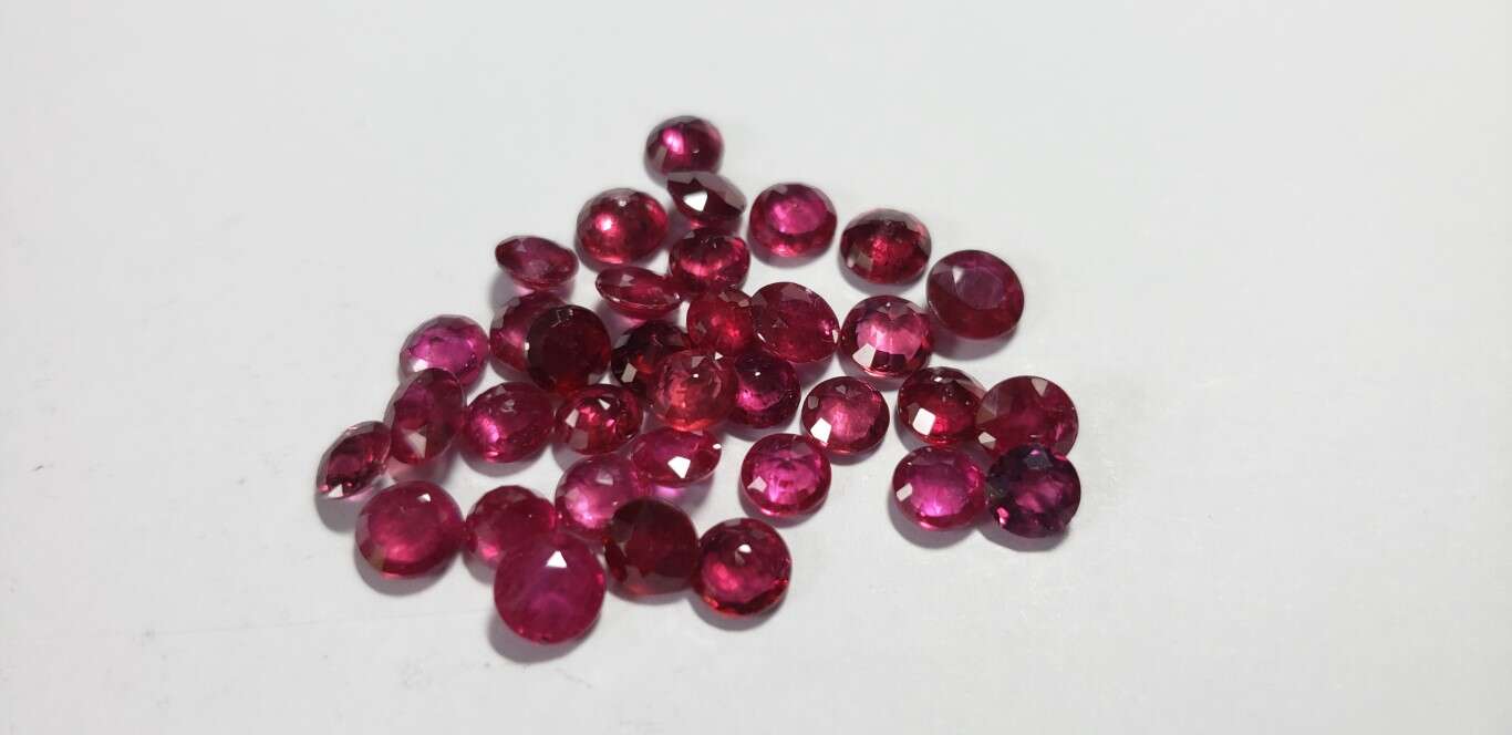 Ruby Round: 5mm - 5.5mm