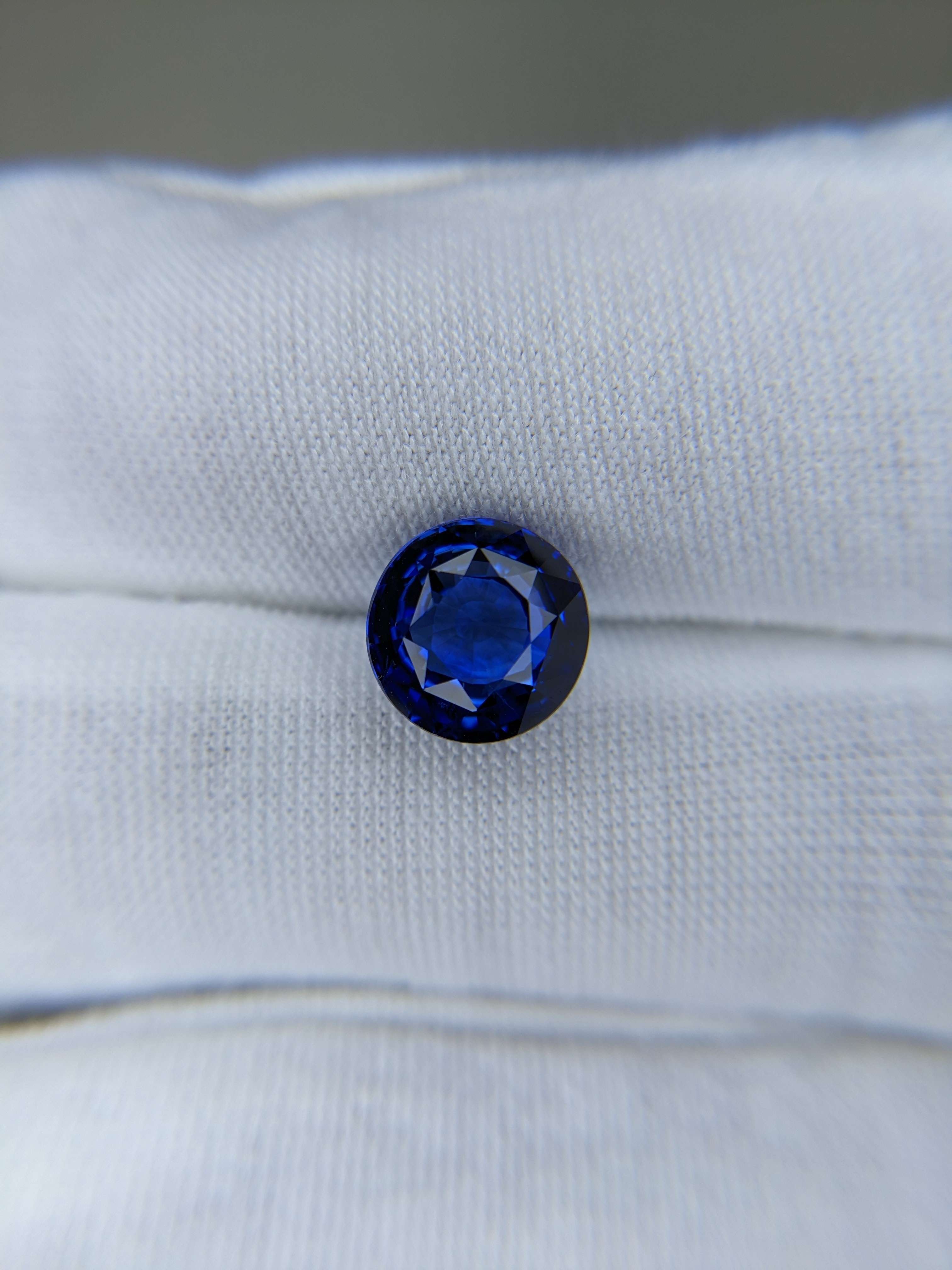 Blue Sapphire Round: 4.32ct
