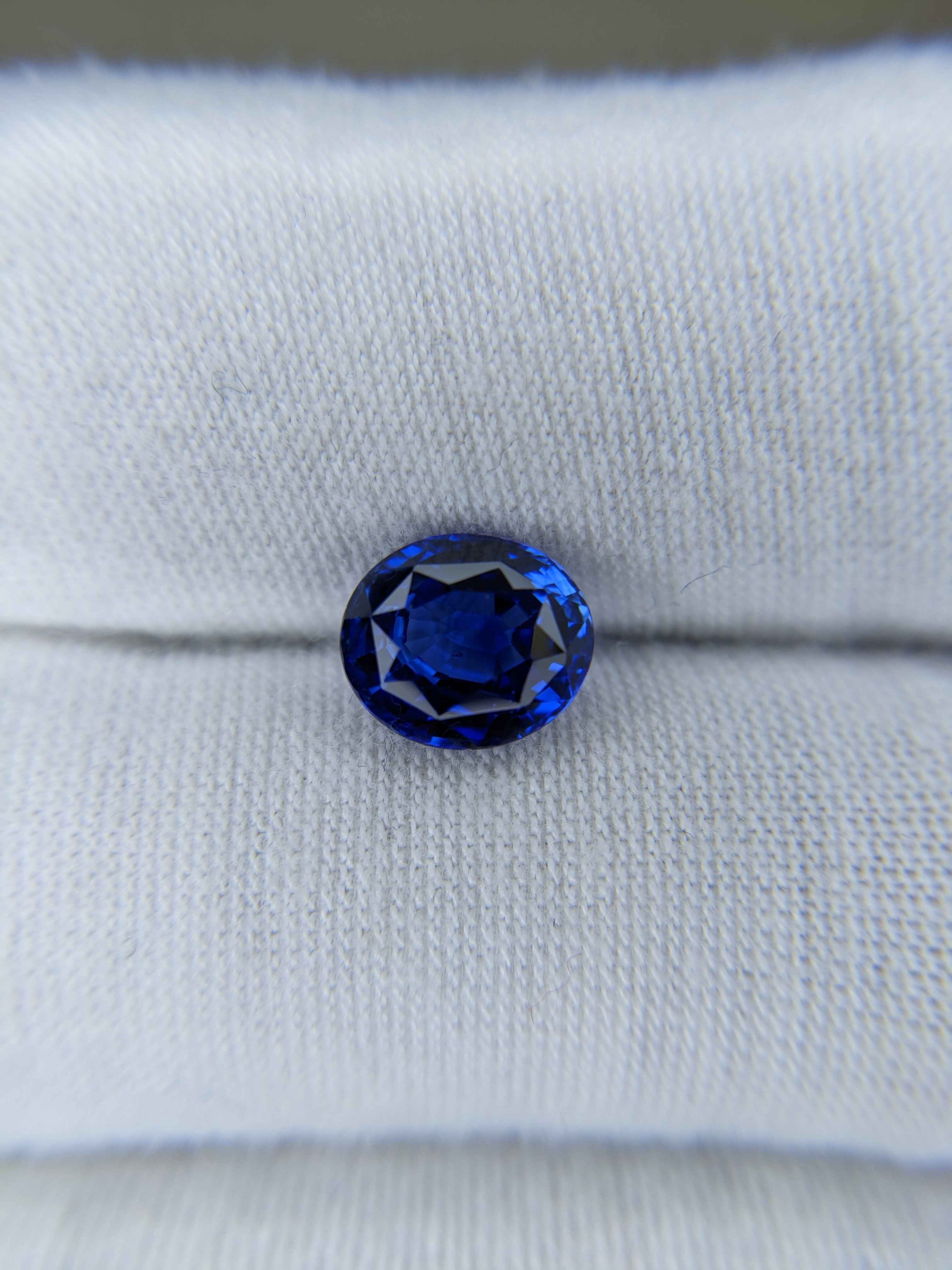 Blue Sapphire Oval: 3.01ct