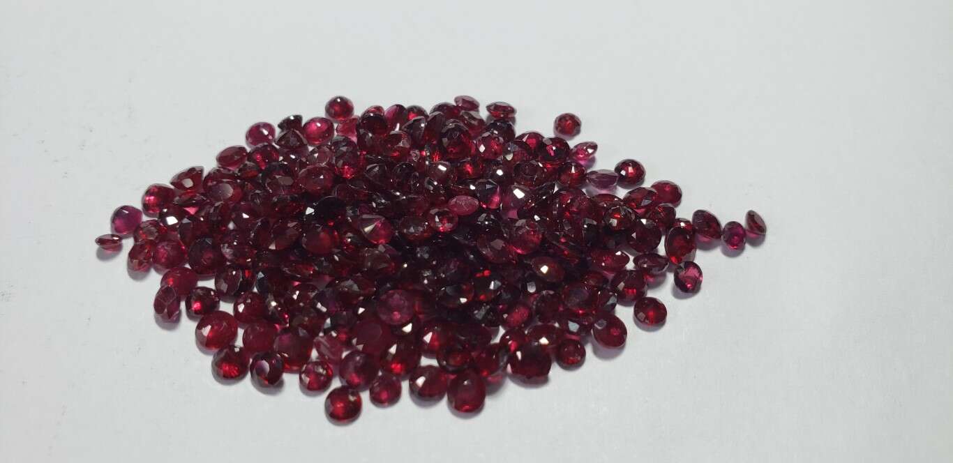 Ruby Round: 3mm - 3.5mm
