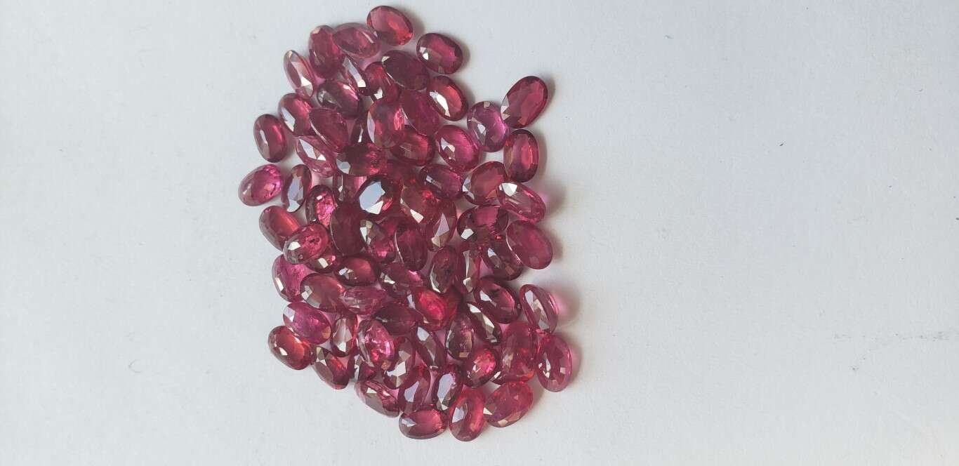 Ruby-Oval: 6mm x 4mm