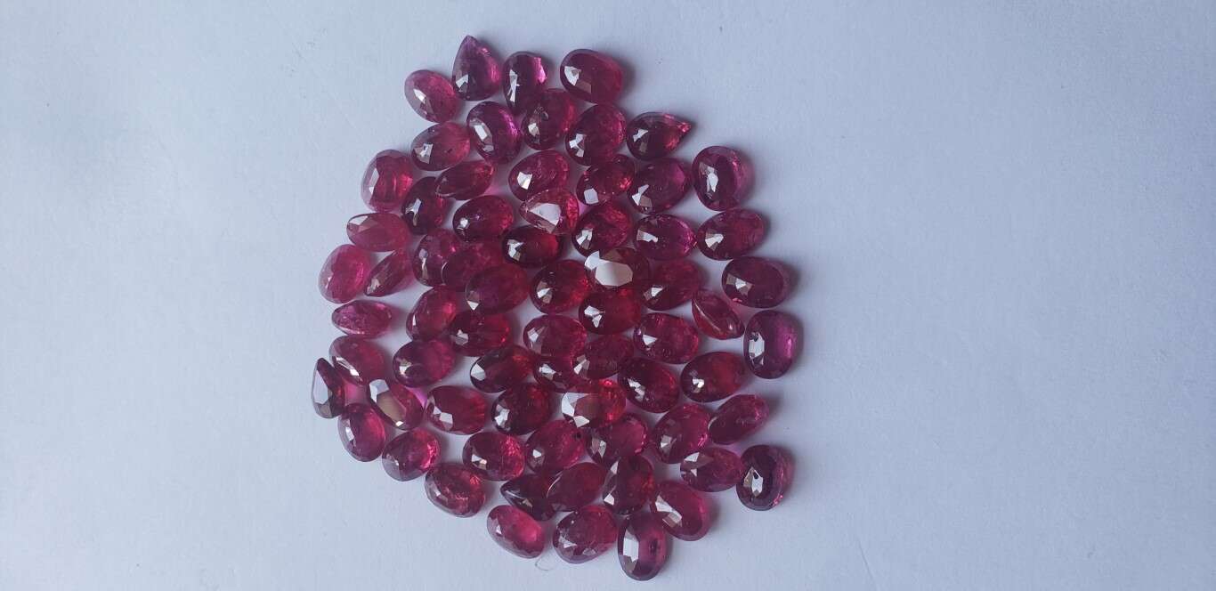 Ruby-Oval: 7mm x 5mm