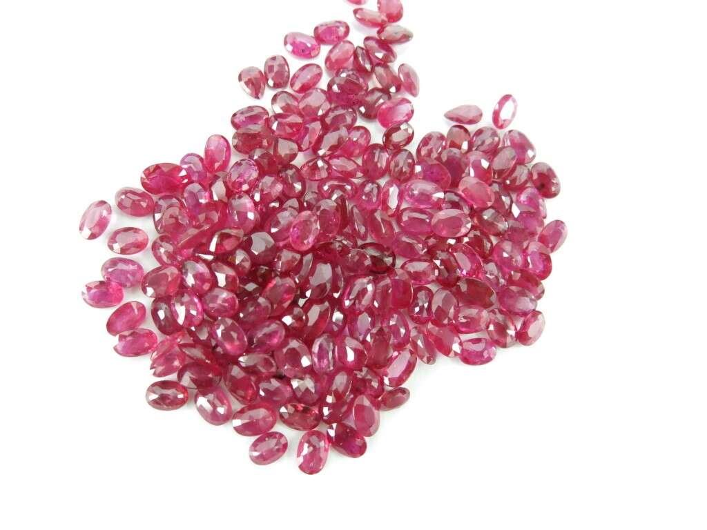 Ruby-Oval: 6mm x 4mm