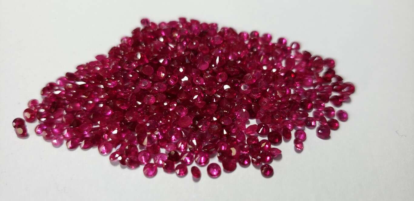 Ruby Diamond Cut: 2.5mm - 3mm